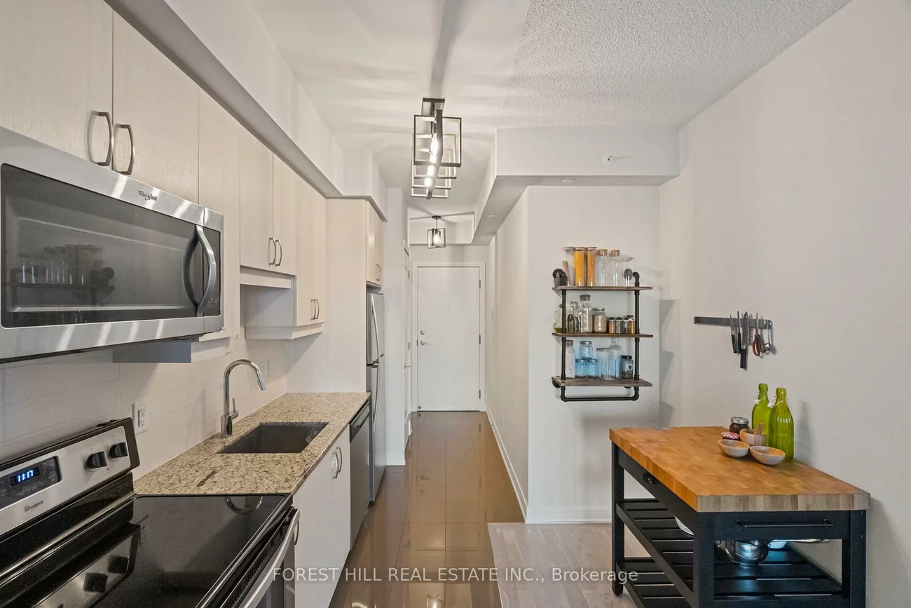 9201, Yonge, Langstaff, Richmond Hill