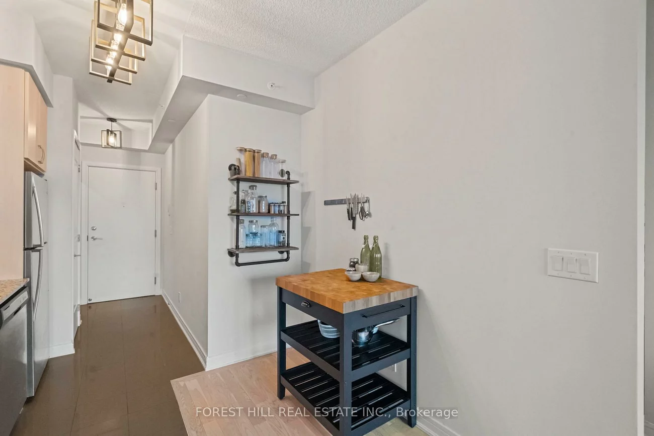 9201, Yonge, Langstaff, Richmond Hill