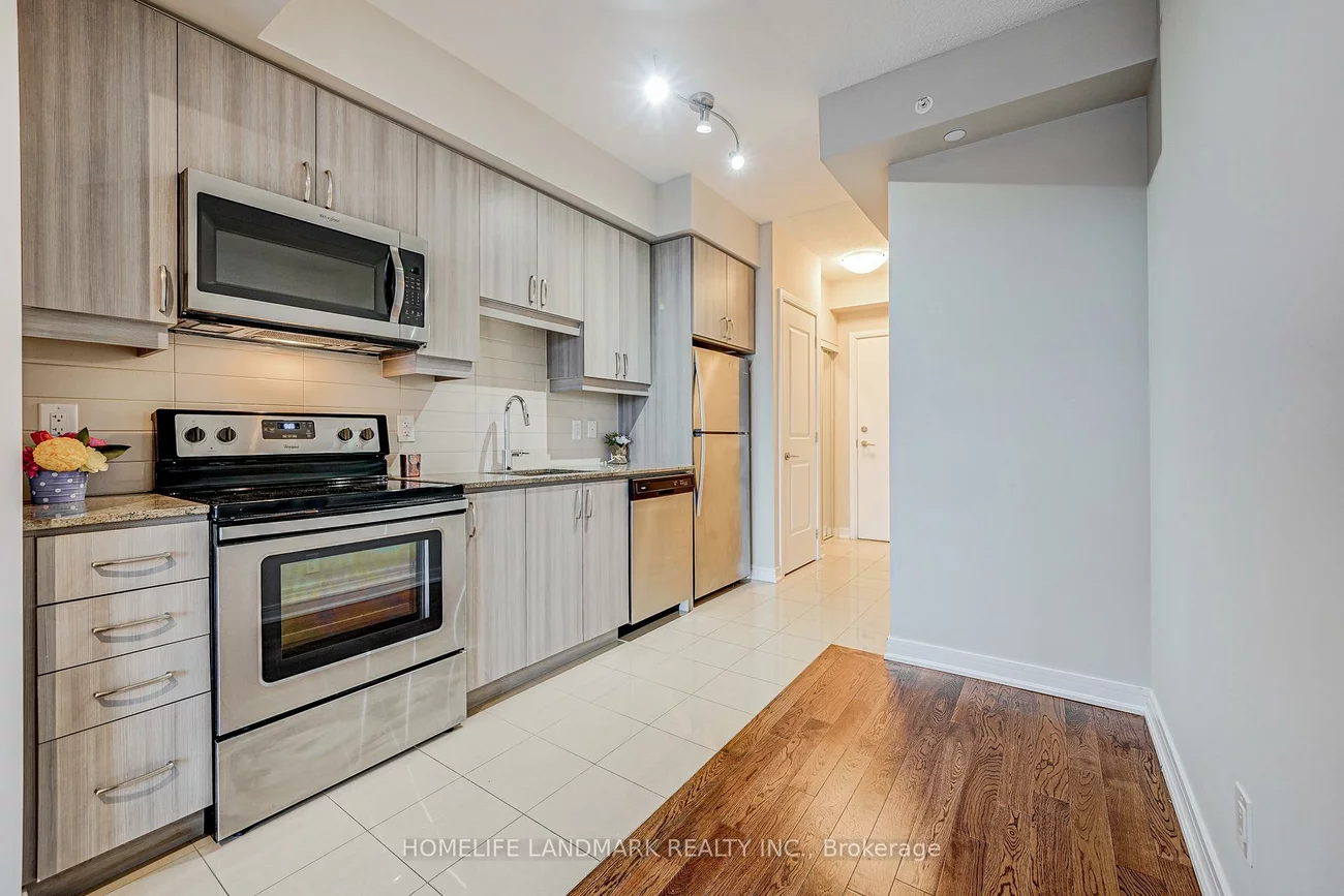 9205, Yonge, Langstaff, Richmond Hill