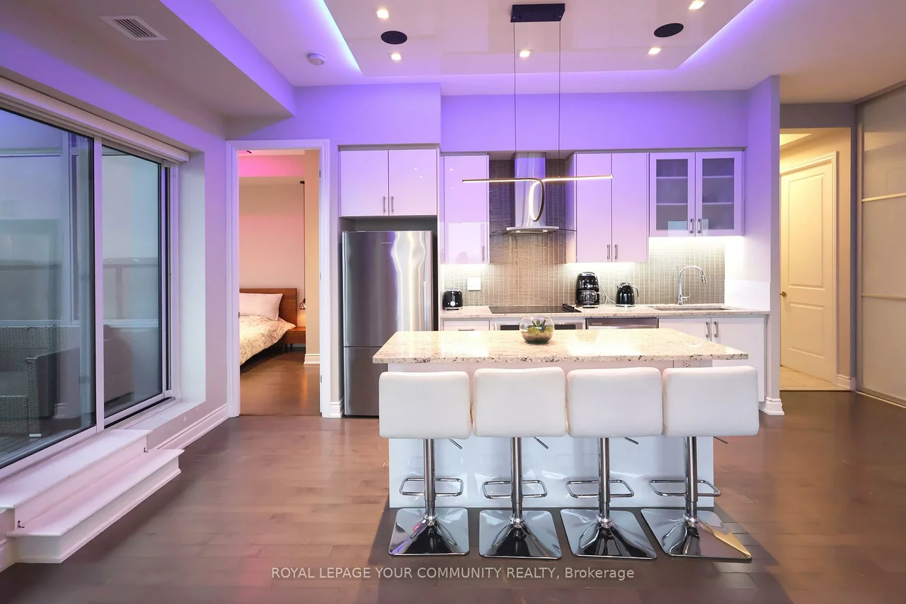 9090, Yonge, South Richvale, Richmond Hill