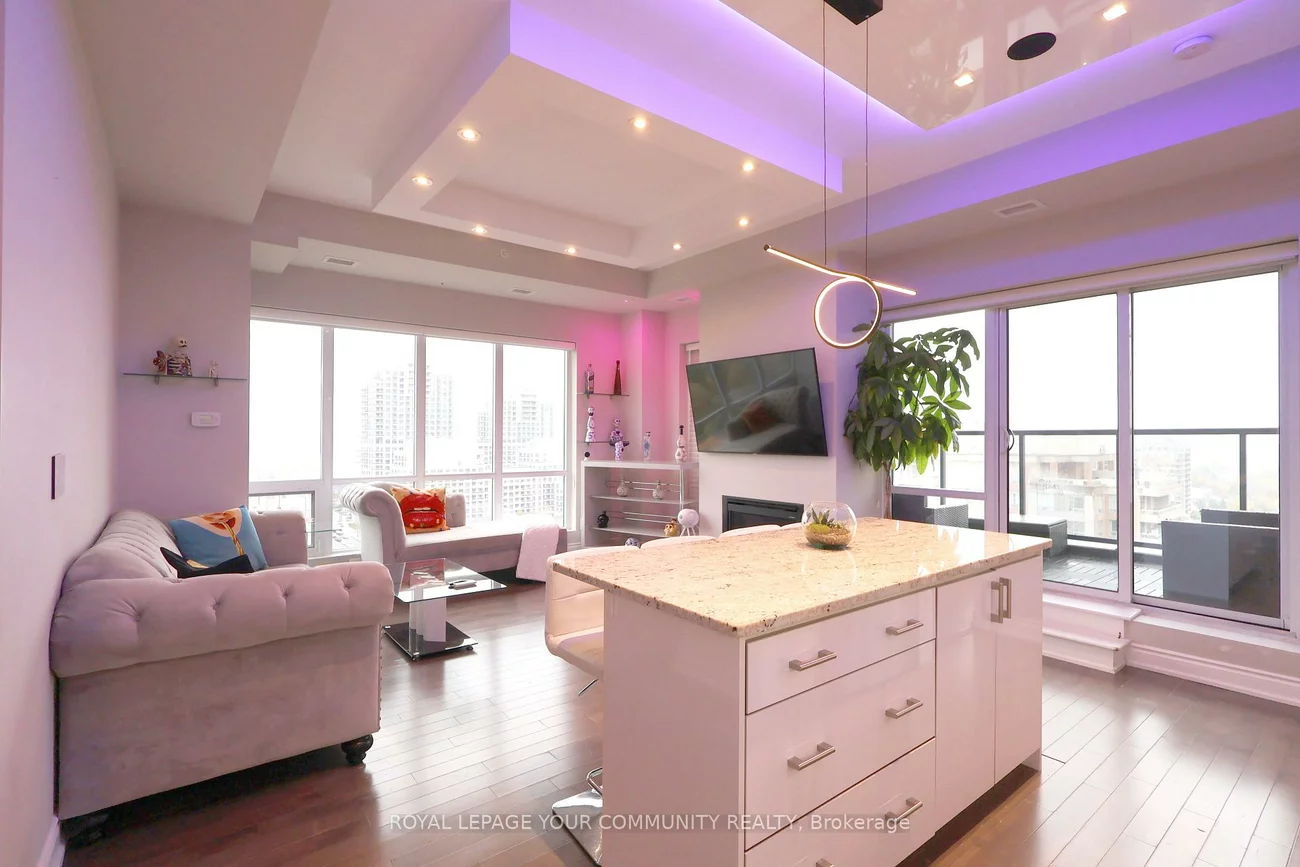 9090, Yonge, South Richvale, Richmond Hill