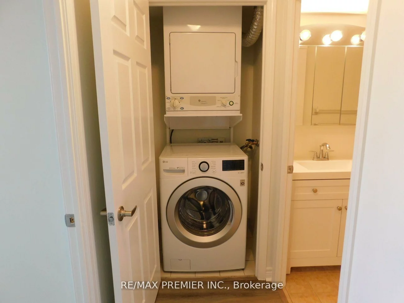 39, Oneida, Langstaff, Richmond Hill