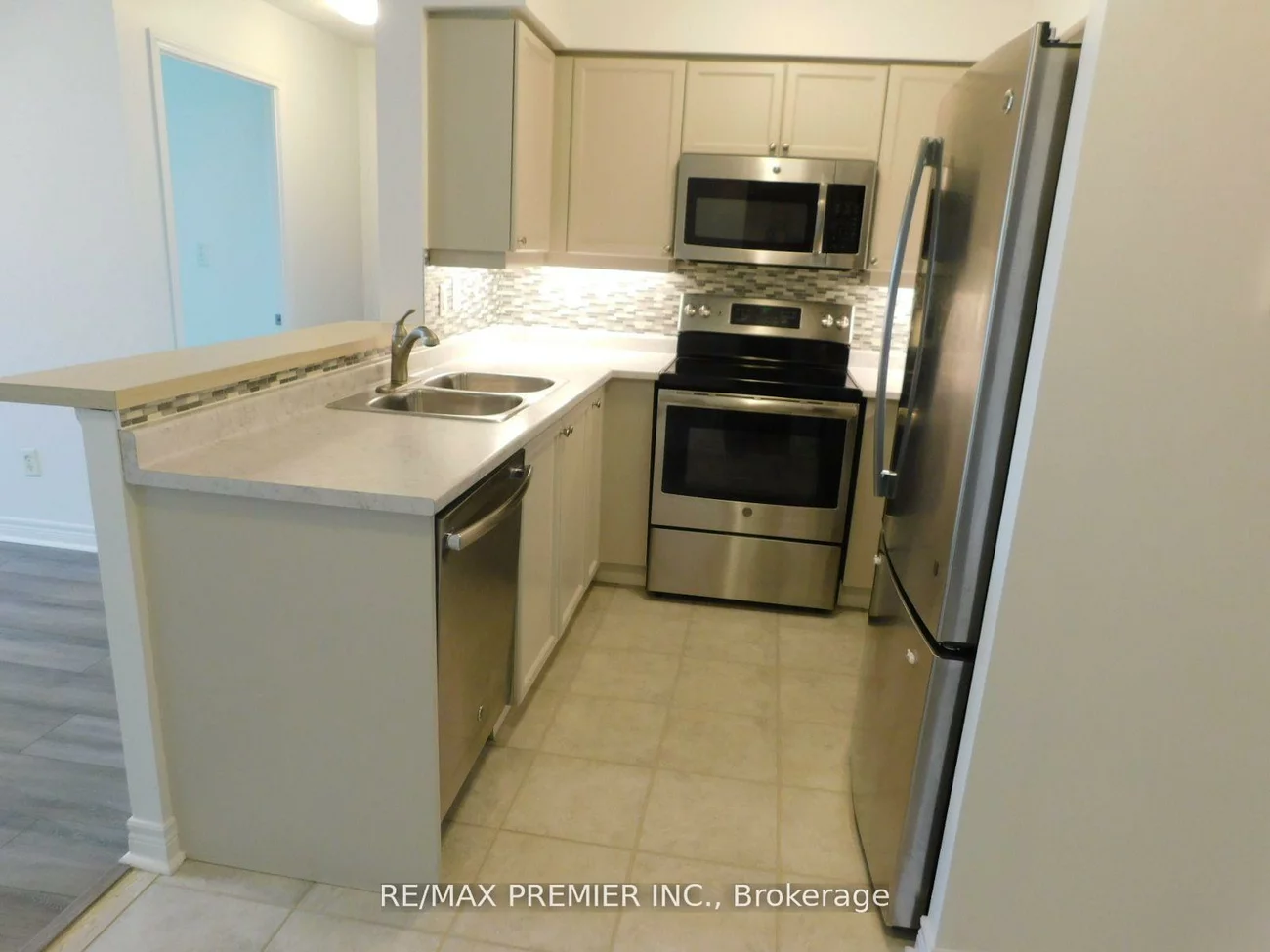 39, Oneida, Langstaff, Richmond Hill