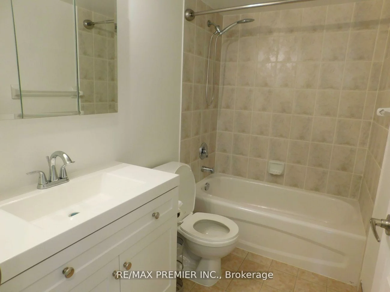 39, Oneida, Langstaff, Richmond Hill