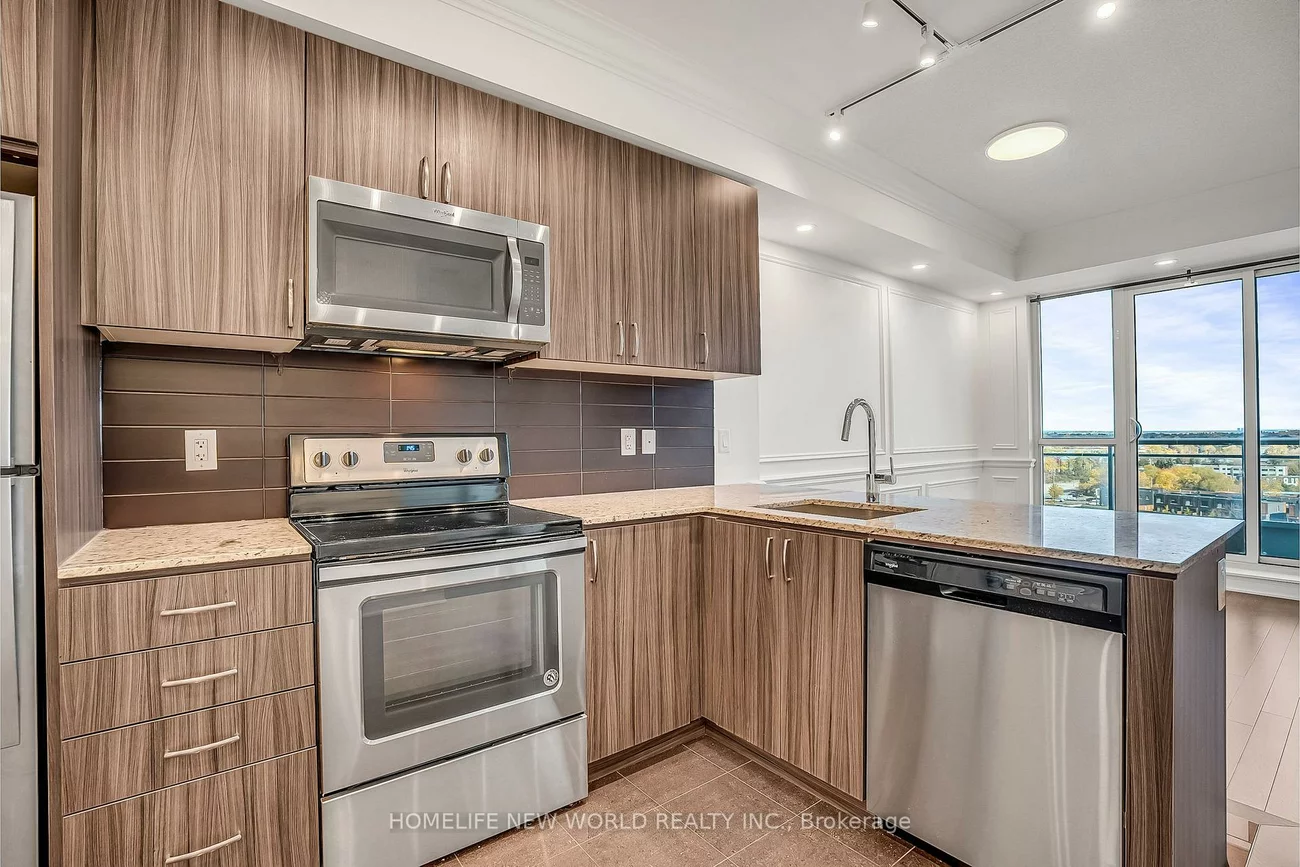 9205, Yonge, Langstaff, Richmond Hill