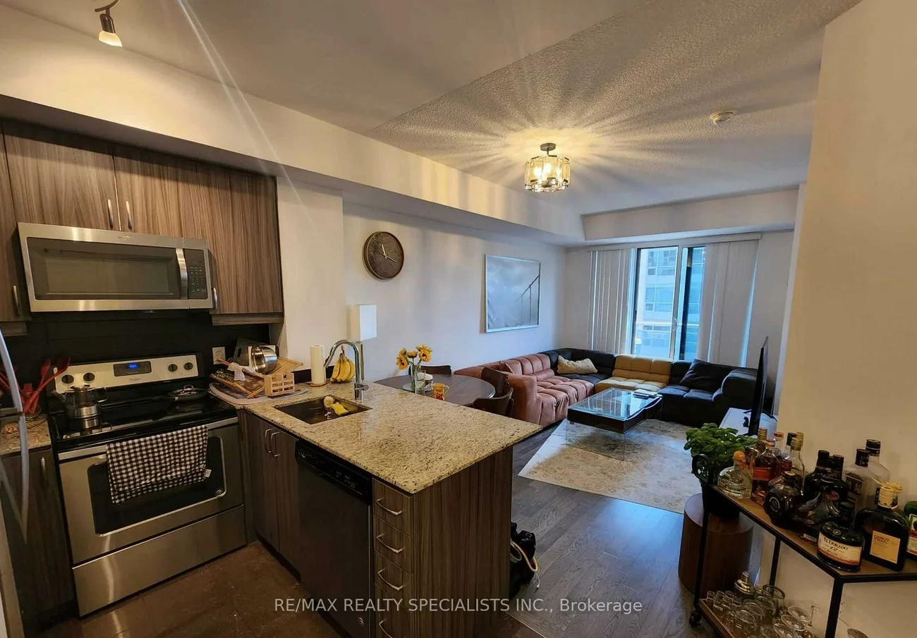 9205, Yonge, Langstaff, Richmond Hill