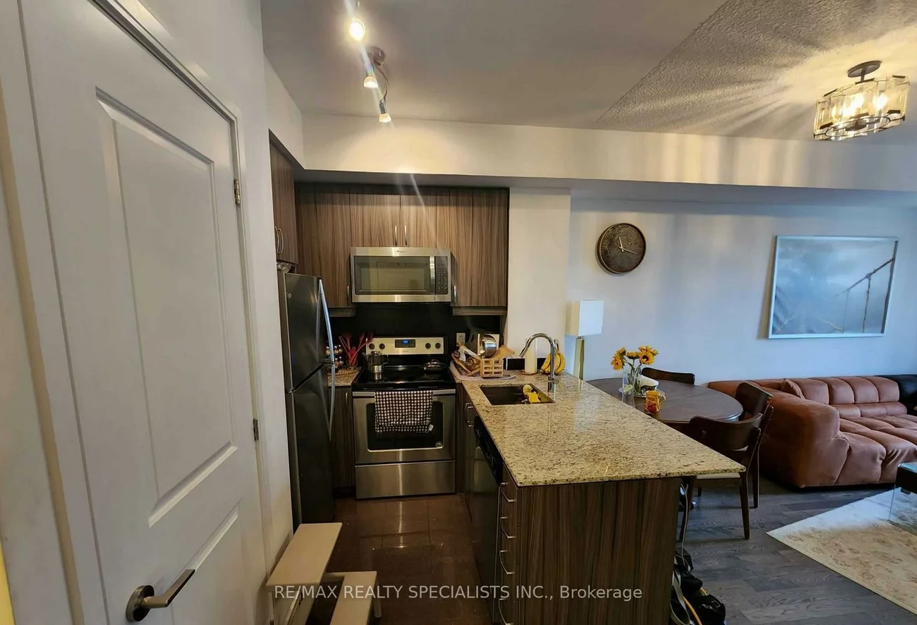 9205, Yonge, Langstaff, Richmond Hill