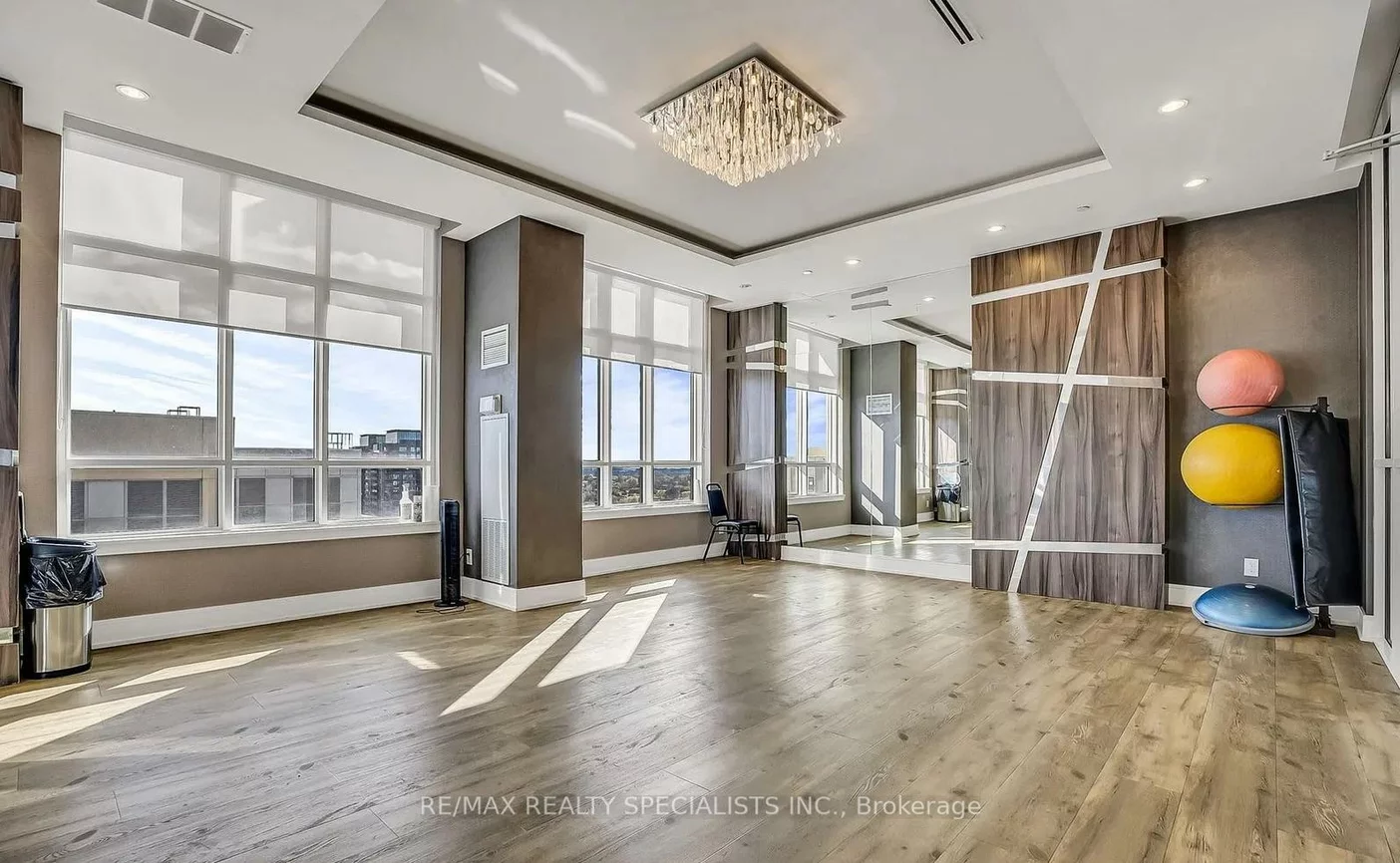 9205, Yonge, Langstaff, Richmond Hill