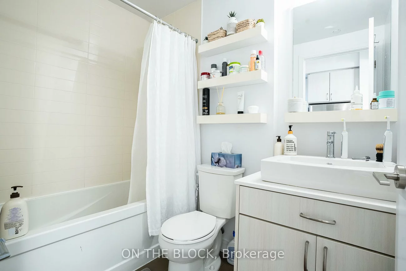 9201, Yonge, Langstaff, Richmond Hill