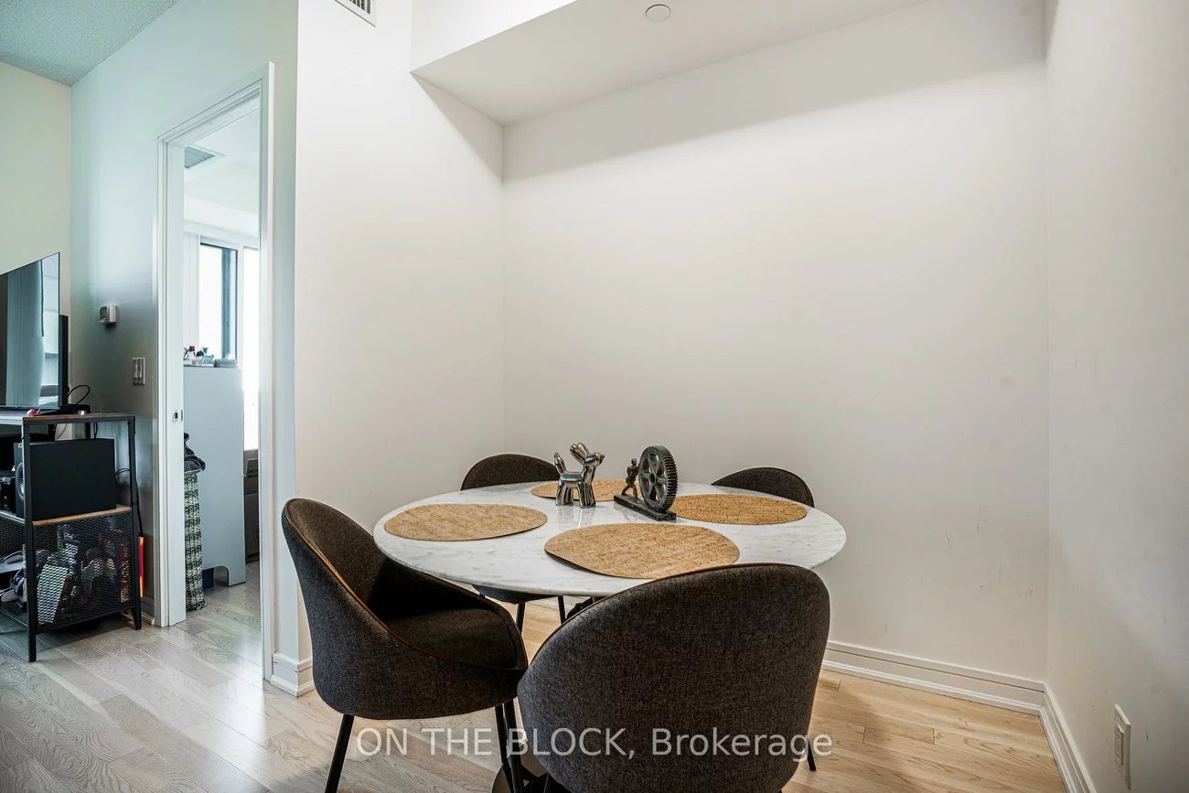 9201, Yonge, Langstaff, Richmond Hill