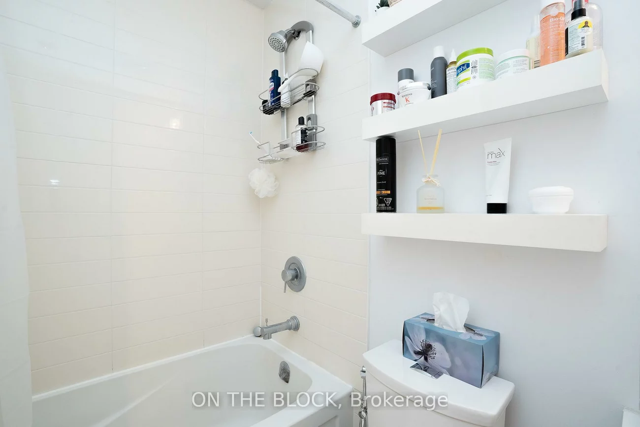 9201, Yonge, Langstaff, Richmond Hill