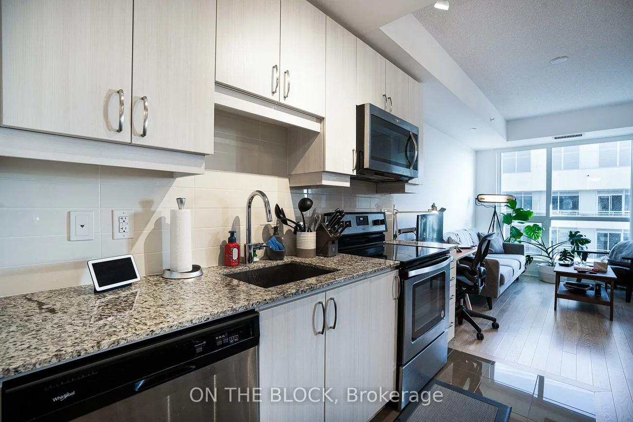 9201, Yonge, Langstaff, Richmond Hill