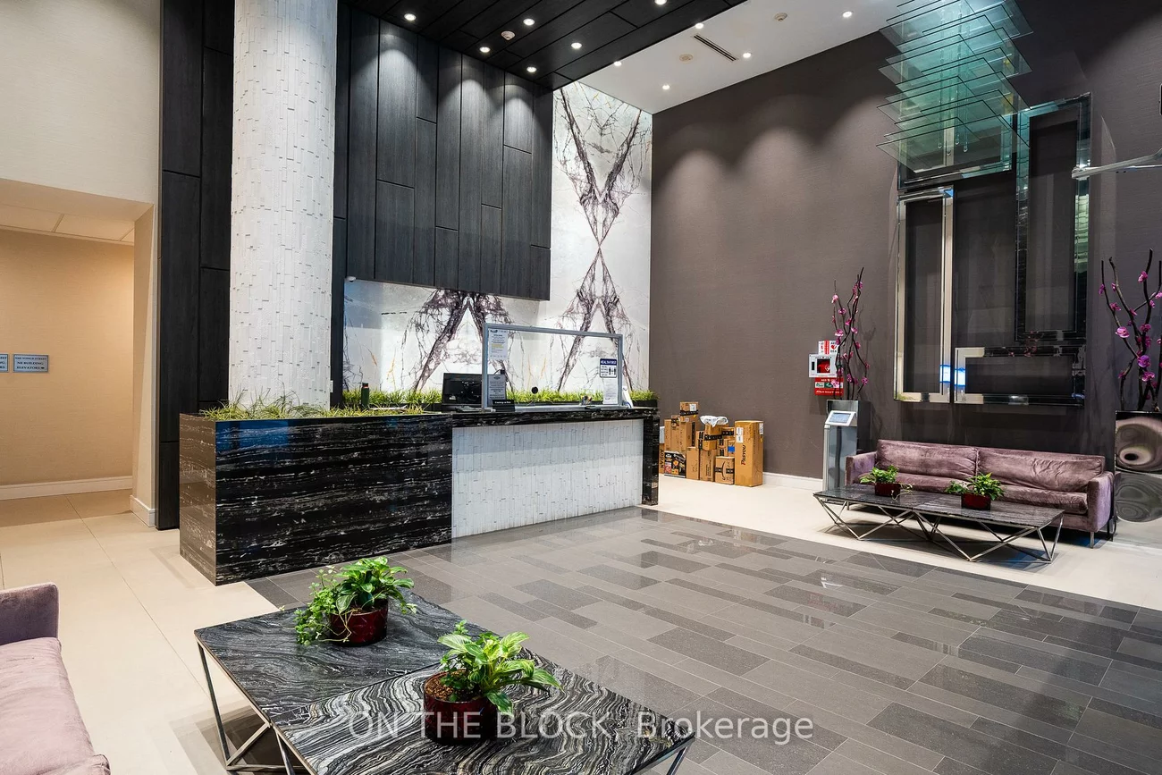 9201, Yonge, Langstaff, Richmond Hill