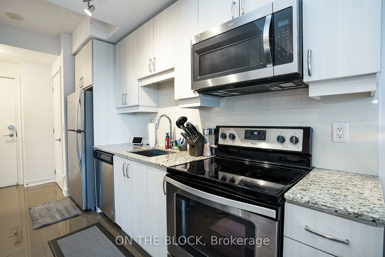 9201, Yonge, Langstaff, Richmond Hill