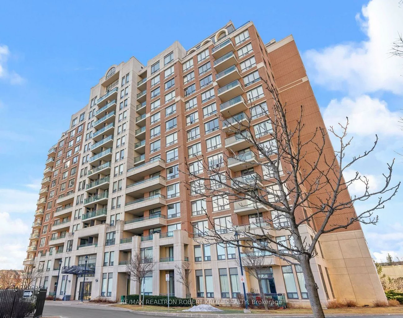 330, Red Maple, Langstaff, Richmond Hill