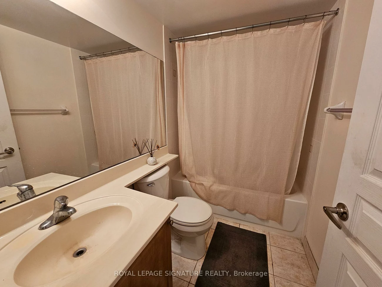 350, Red Maple, Langstaff, Richmond Hill