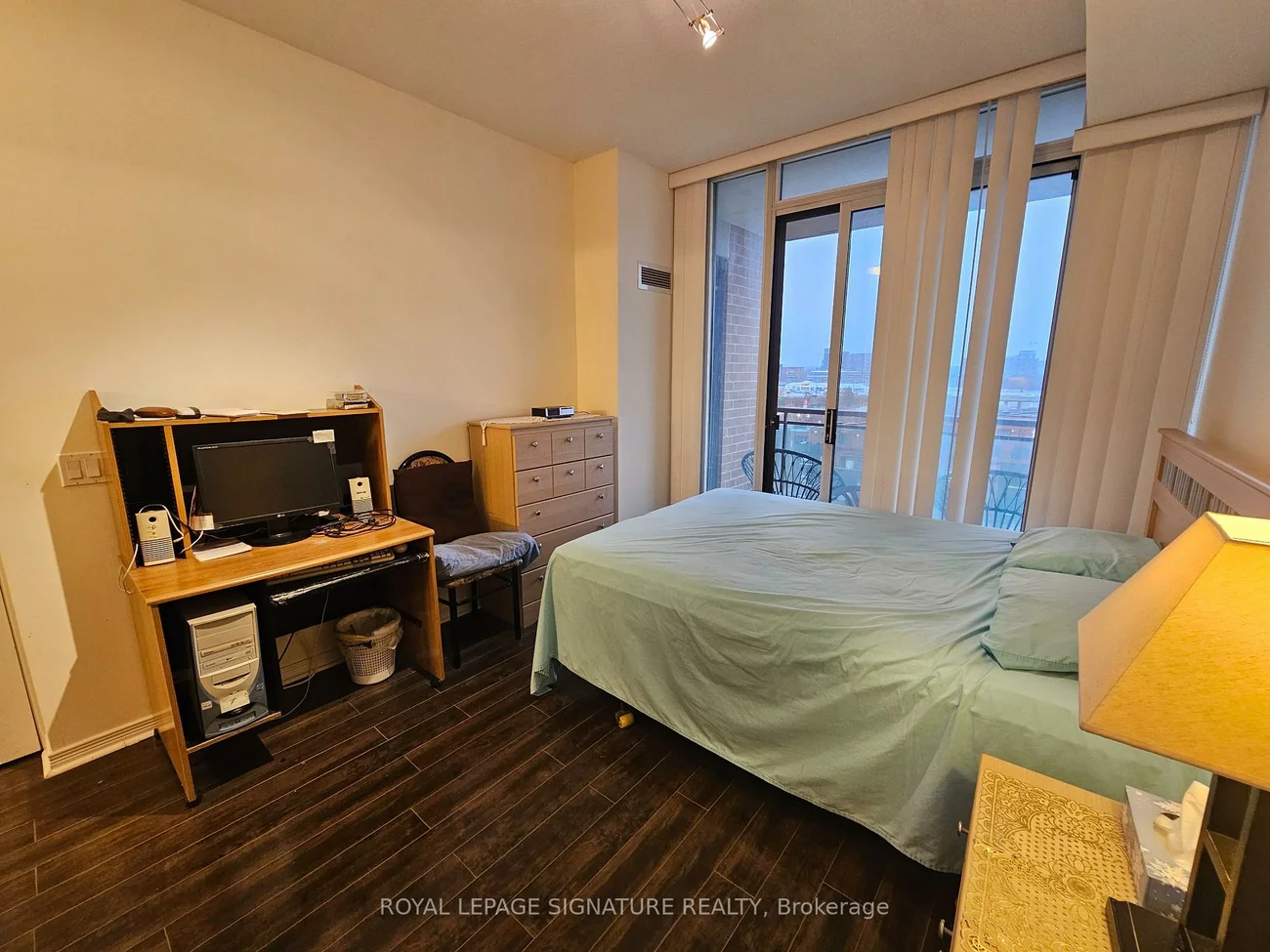 350, Red Maple, Langstaff, Richmond Hill