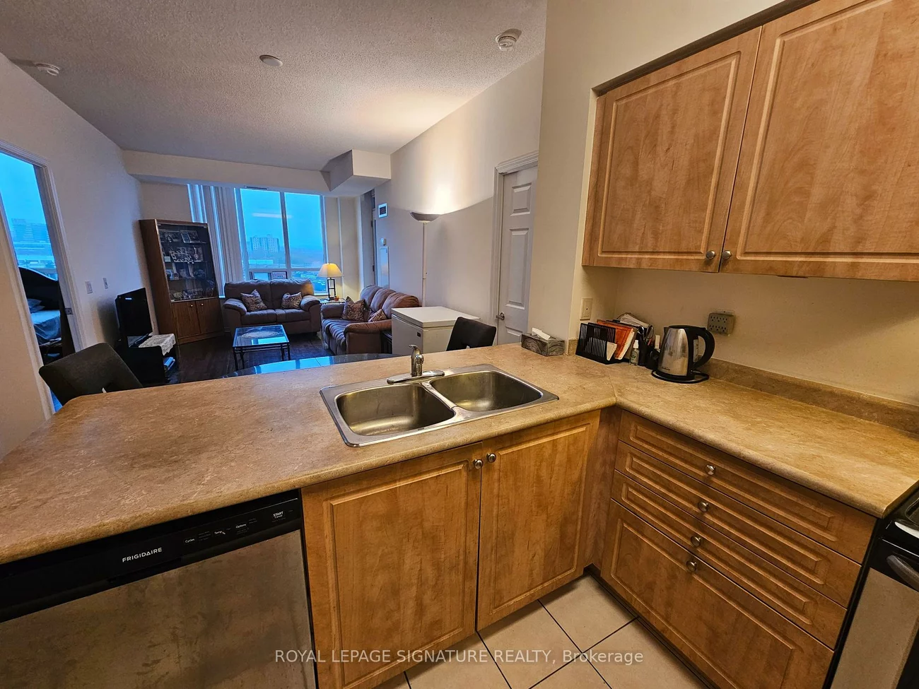 350, Red Maple, Langstaff, Richmond Hill