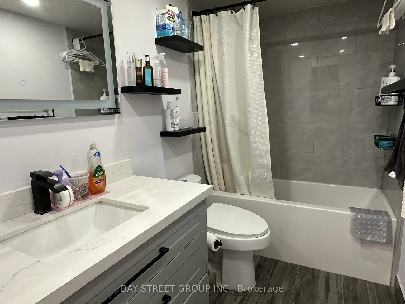 51, Baffin, Langstaff, Richmond Hill