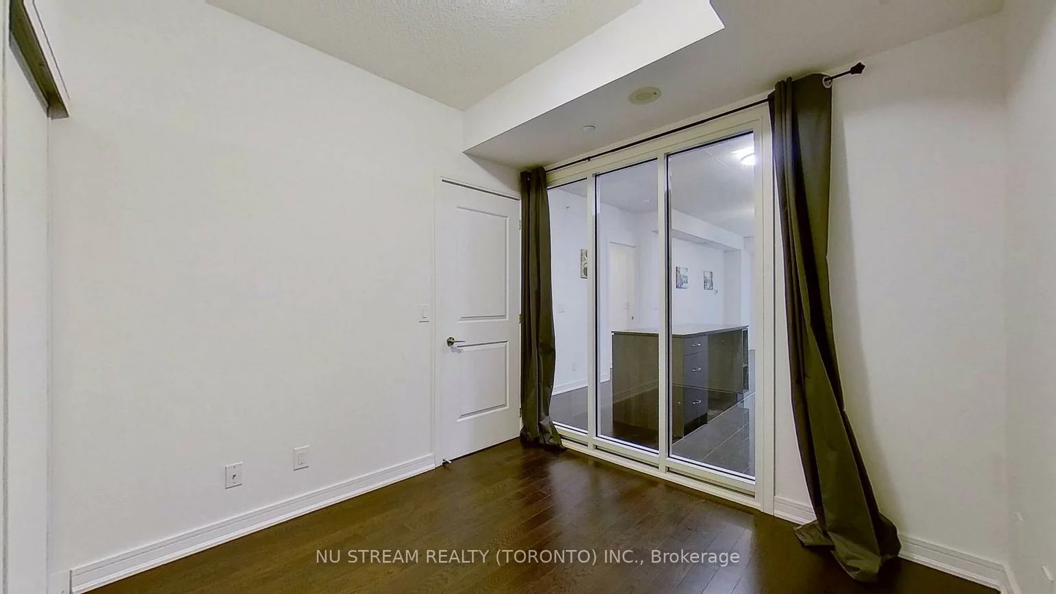 9201, Yonge, Langstaff, Richmond Hill