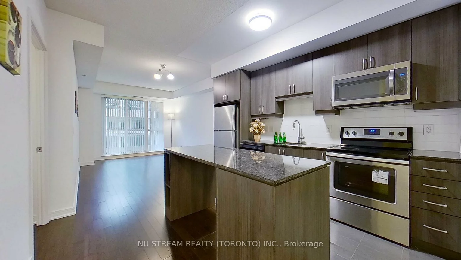 9201, Yonge, Langstaff, Richmond Hill