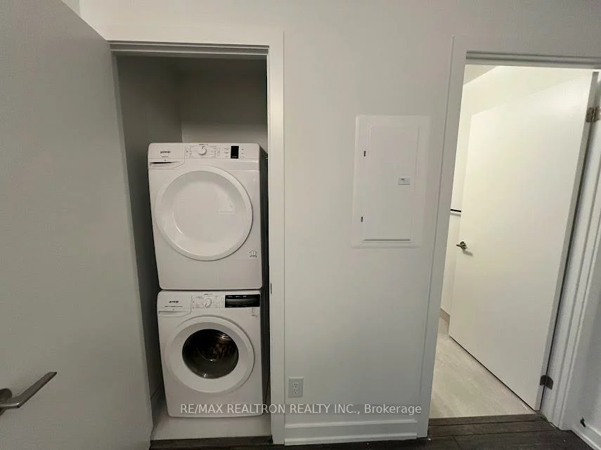 8888, Yonge, South Richvale, Richmond Hill