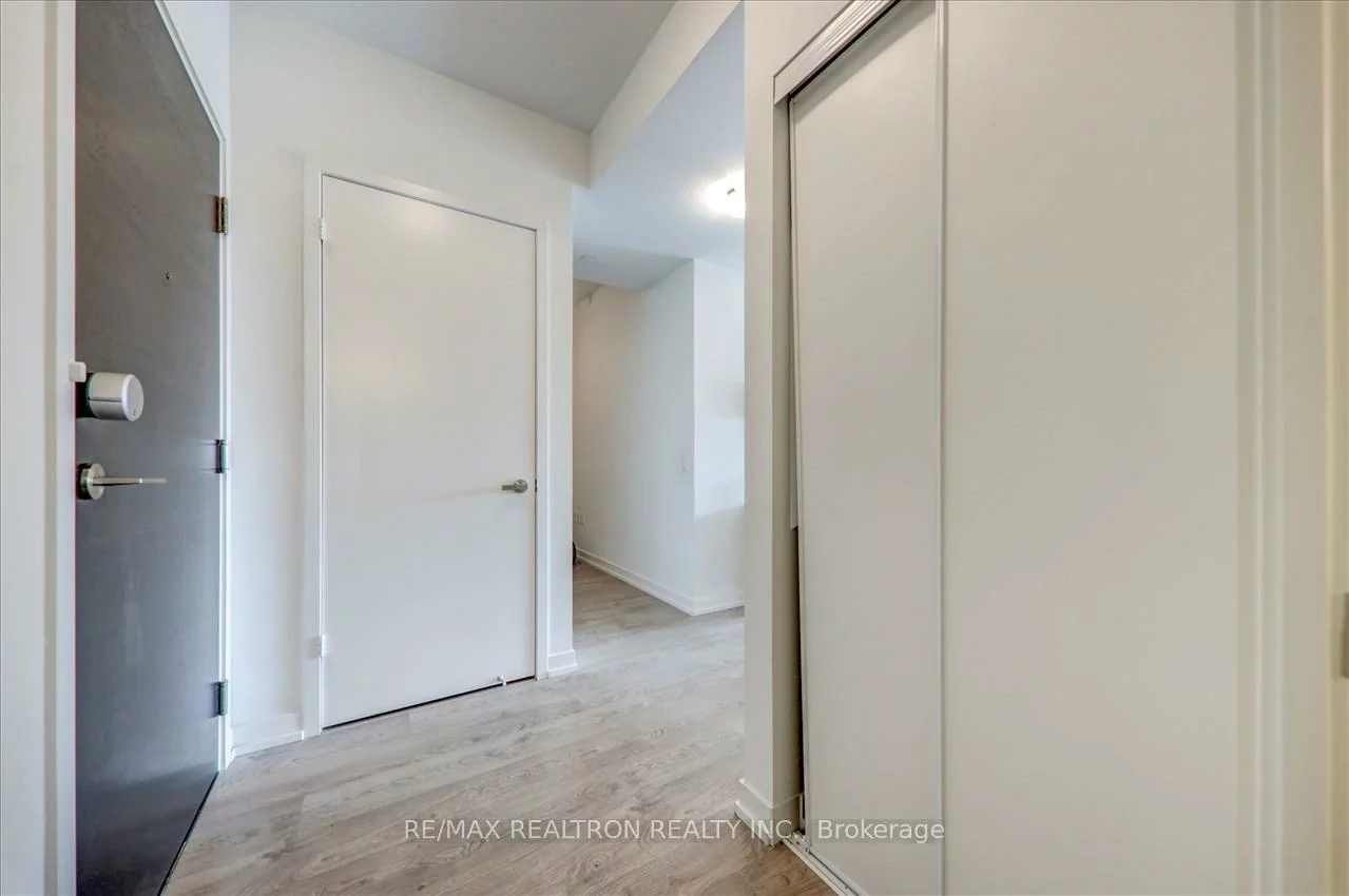 8868, Yonge, South Richvale, Richmond Hill