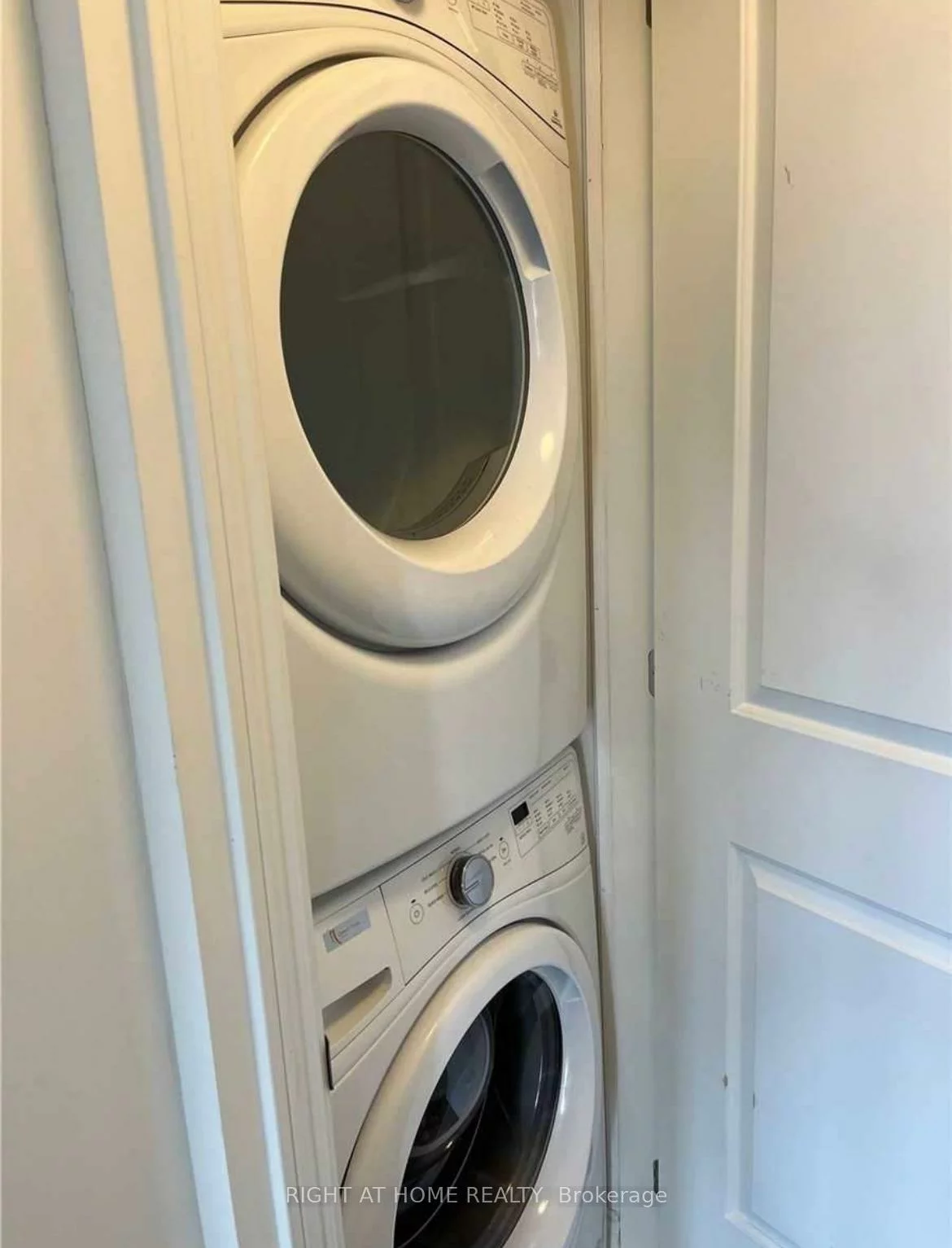 9618, Yonge, North Richvale, Richmond Hill