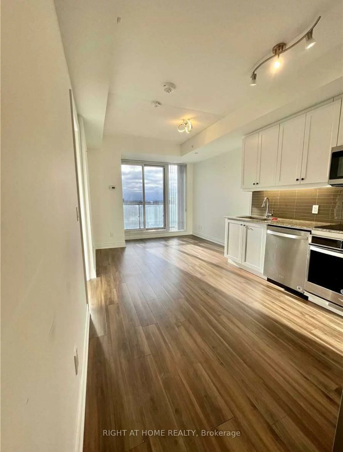 9618, Yonge, North Richvale, Richmond Hill