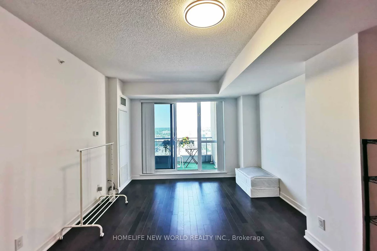 9201, Yonge, Langstaff, Richmond Hill