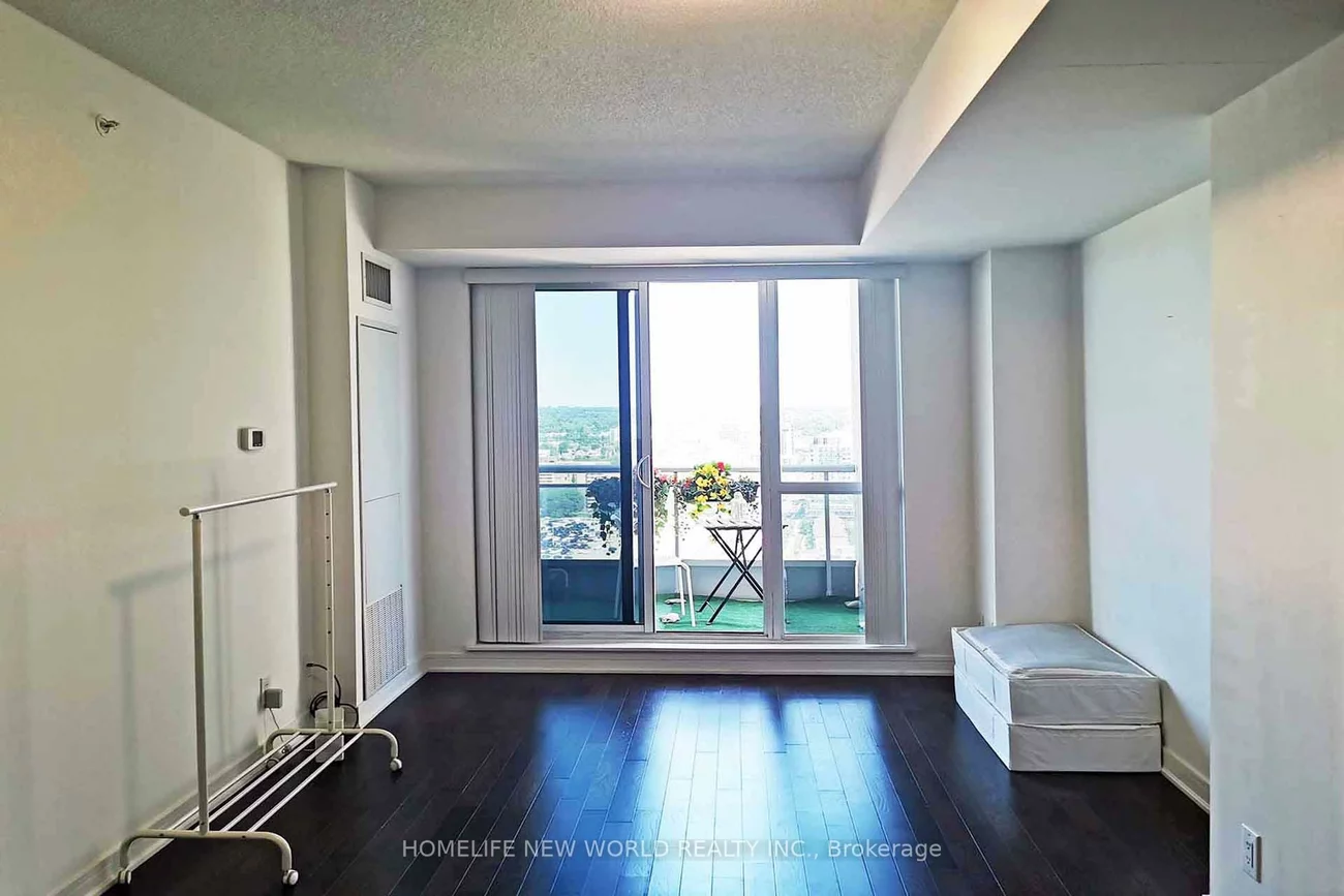 9201, Yonge, Langstaff, Richmond Hill