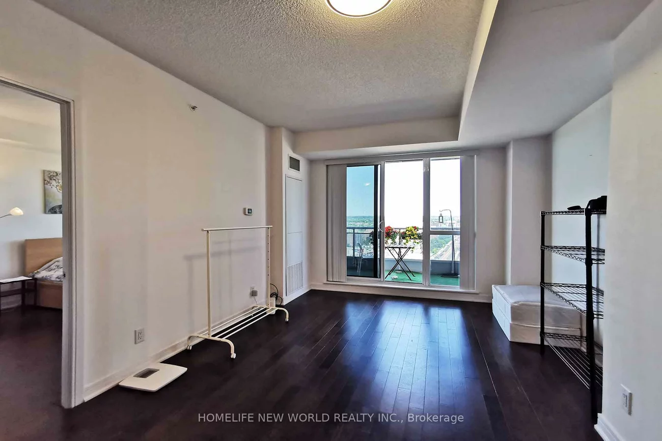 9201, Yonge, Langstaff, Richmond Hill