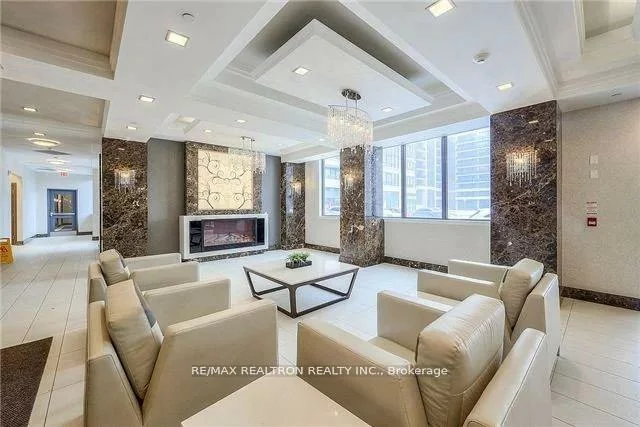 376, Highway 7, Doncrest, Richmond Hill