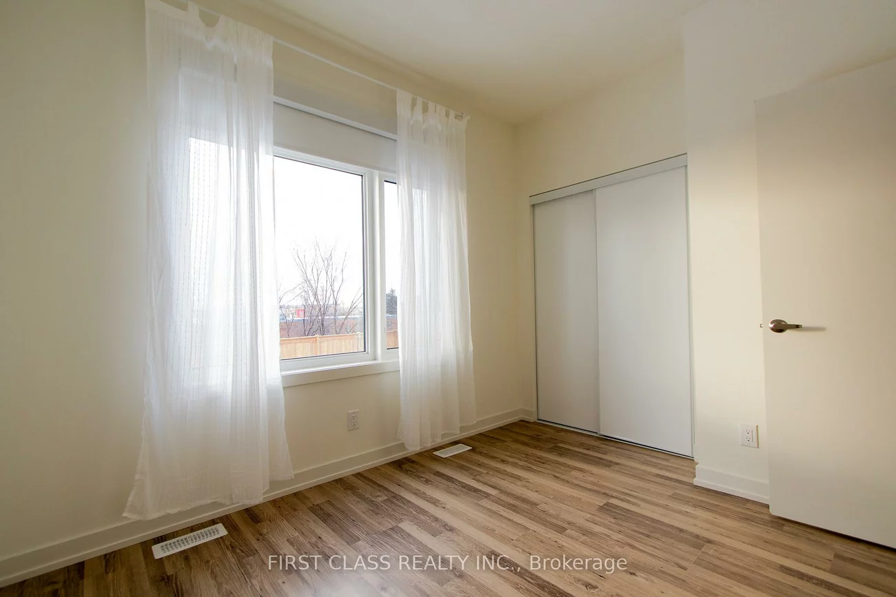 370, Red Maple, Langstaff, Richmond Hill