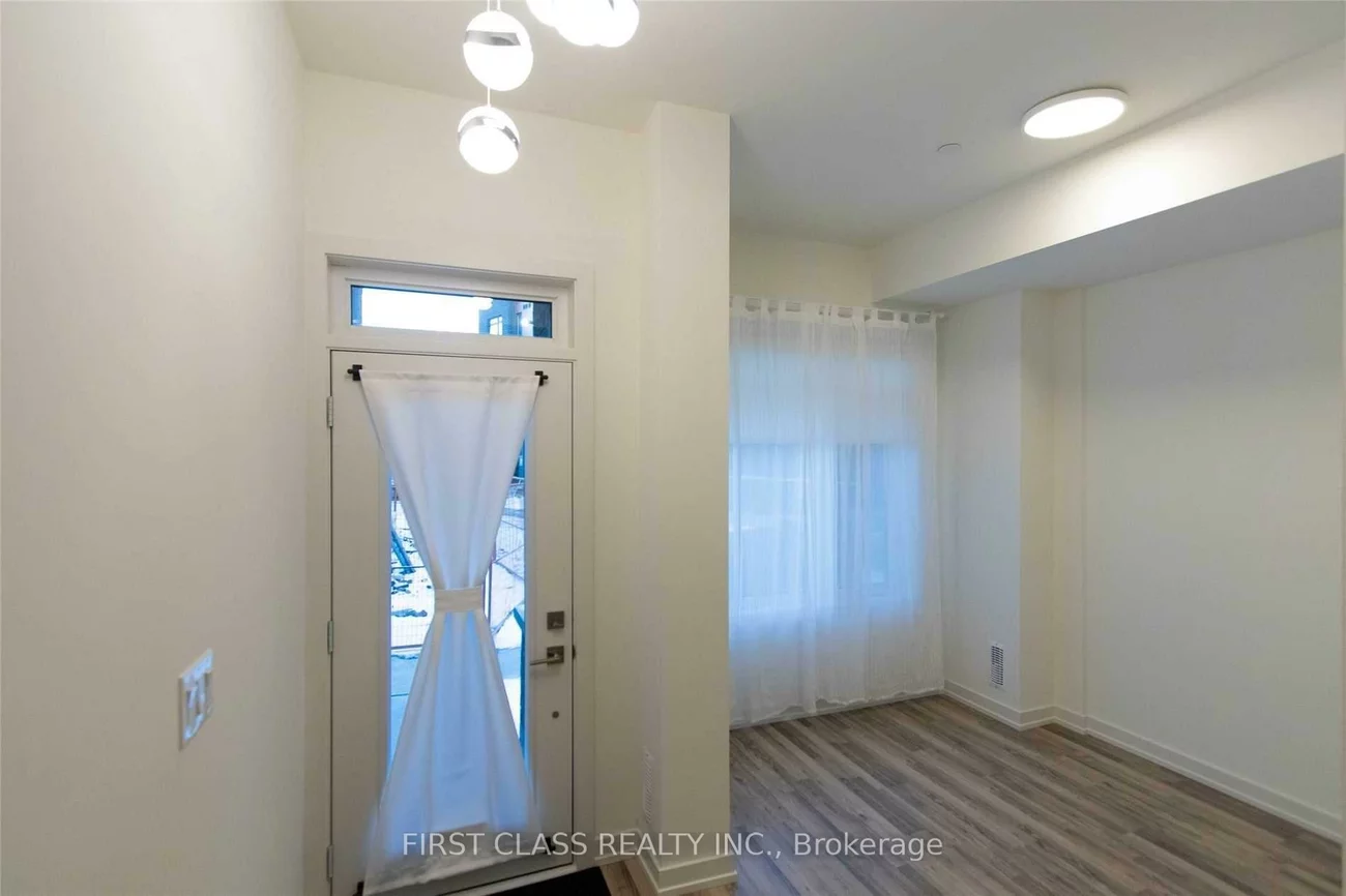 370, Red Maple, Langstaff, Richmond Hill