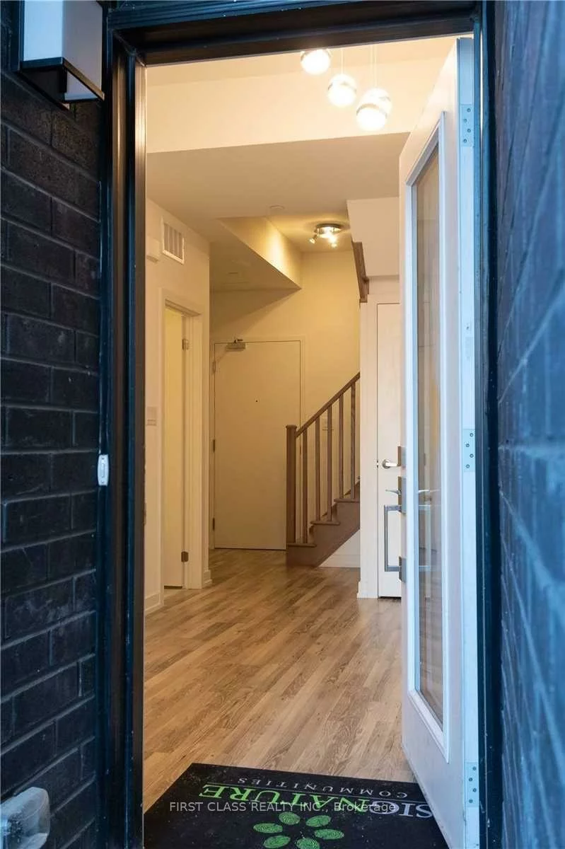 370, Red Maple, Langstaff, Richmond Hill