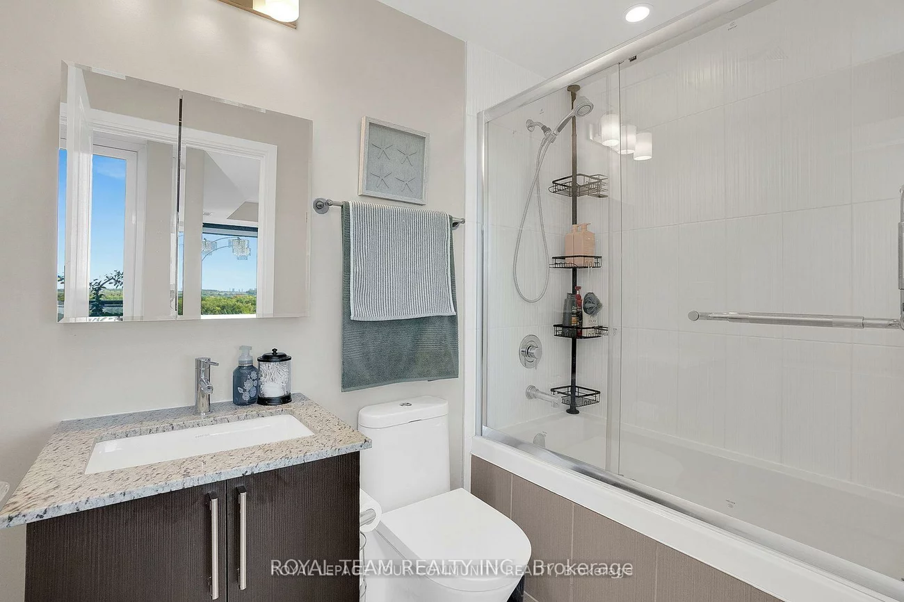 9600, Yonge, North Richvale, Richmond Hill