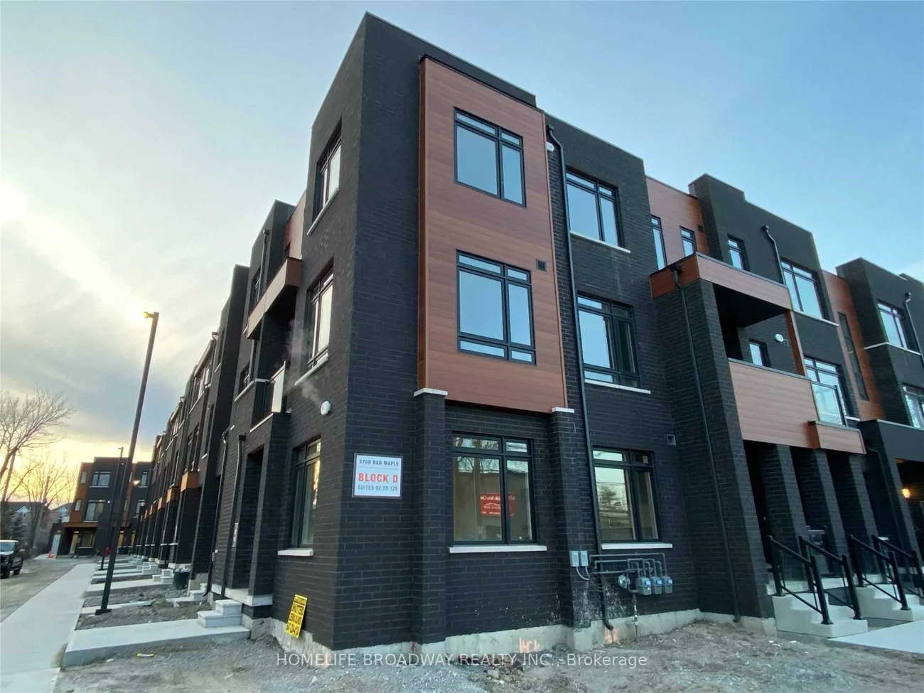 370, Red Maple, Langstaff, Richmond Hill