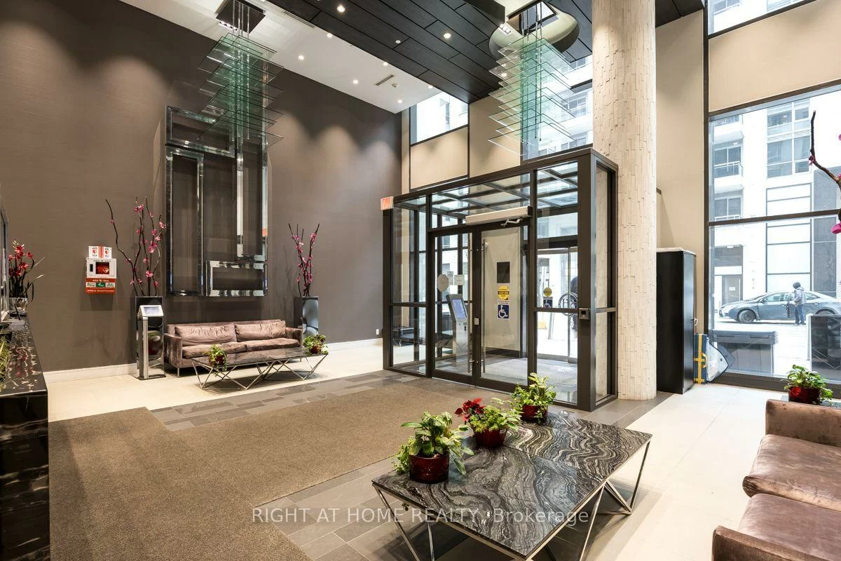 9201, YONGE, Langstaff, Richmond Hill