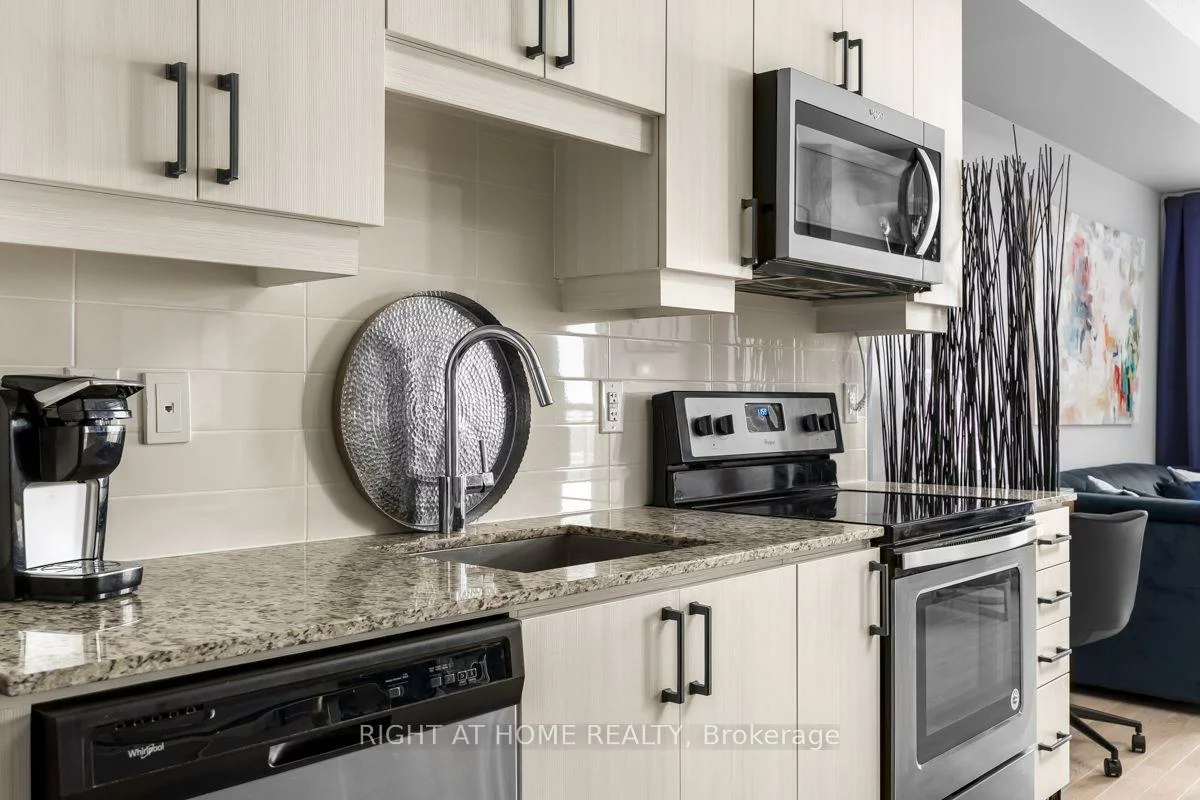 9201, YONGE, Langstaff, Richmond Hill