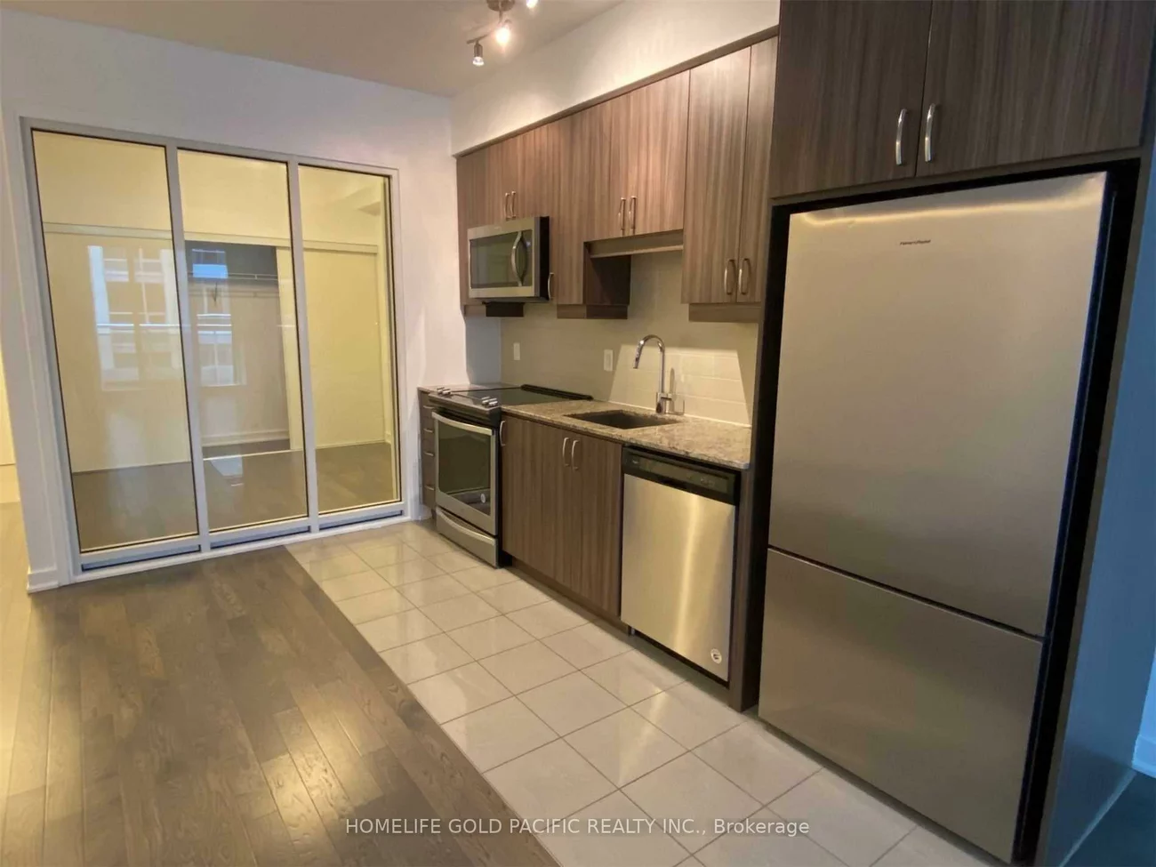 9205, Yonge, Langstaff, Richmond Hill