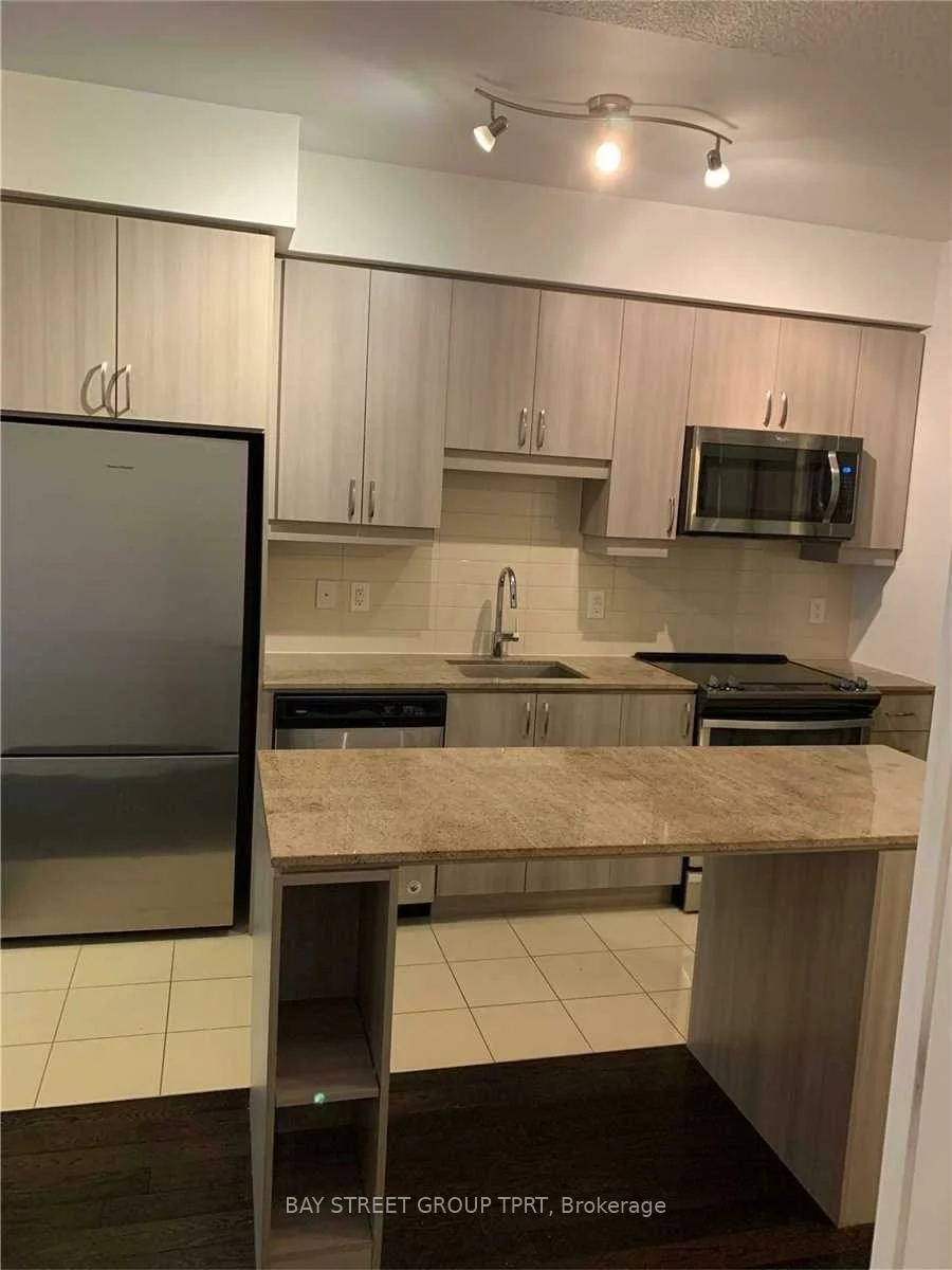 9205, Yonge, Langstaff, Richmond Hill