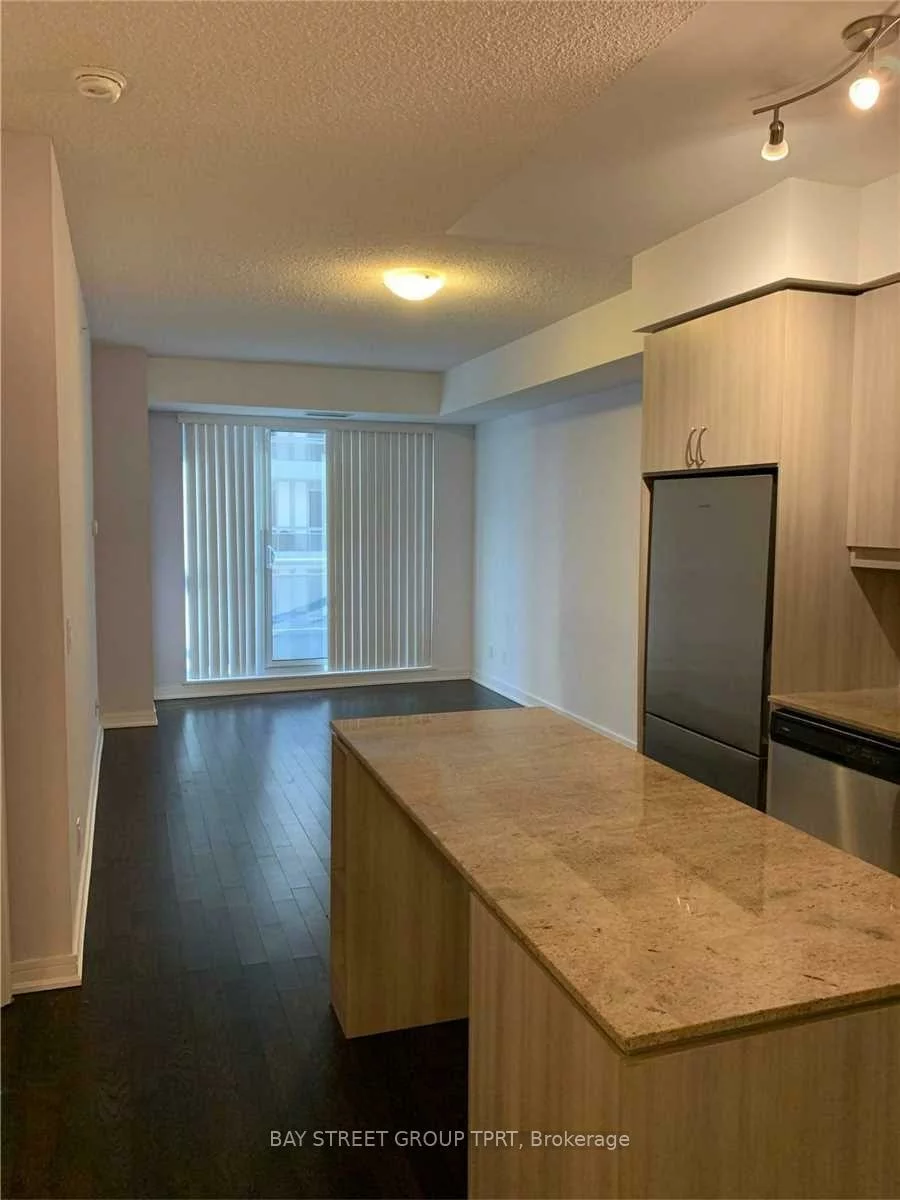 9205, Yonge, Langstaff, Richmond Hill