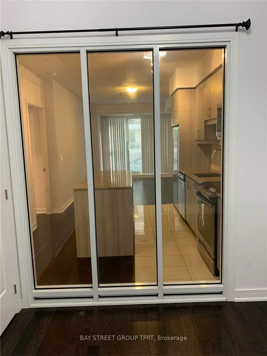 9205, Yonge, Langstaff, Richmond Hill