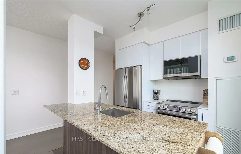 9205, Yonge, Langstaff, Richmond Hill