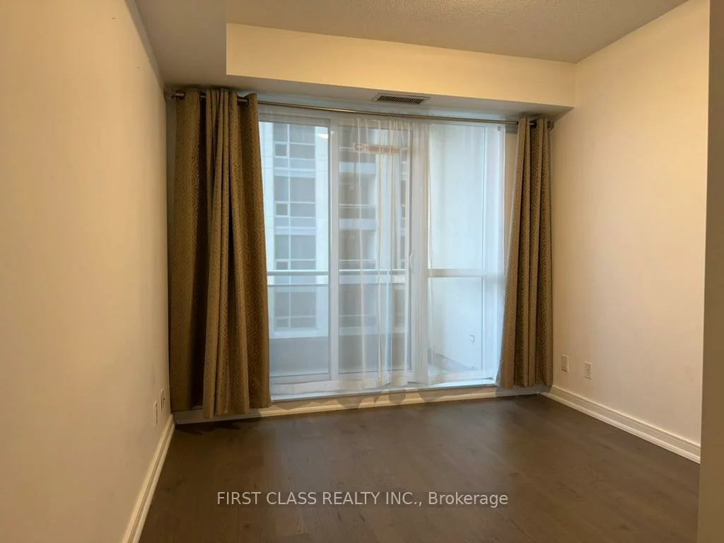 9205, Yonge, Langstaff, Richmond Hill