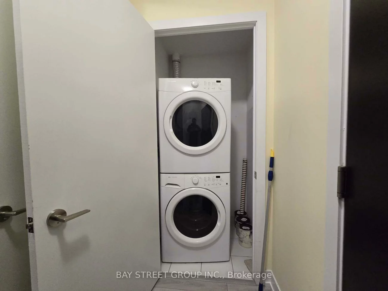 9471, Yonge, Observatory, Richmond Hill