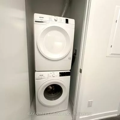 8888, Yonge, South Richvale, Richmond Hill