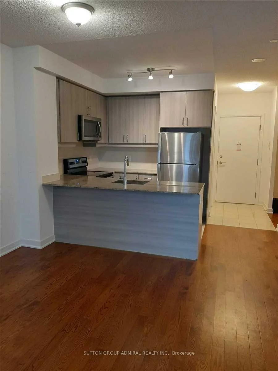 9205, Yonge, Langstaff, Richmond Hill