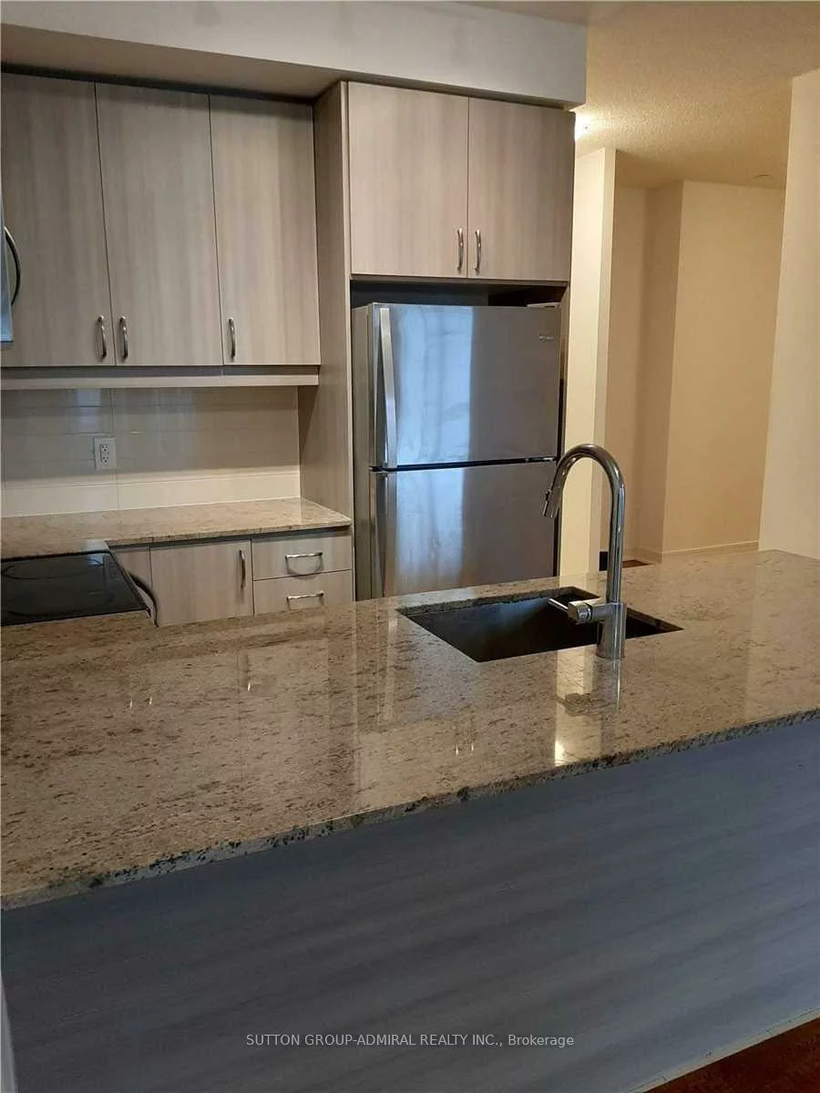 9205, Yonge, Langstaff, Richmond Hill